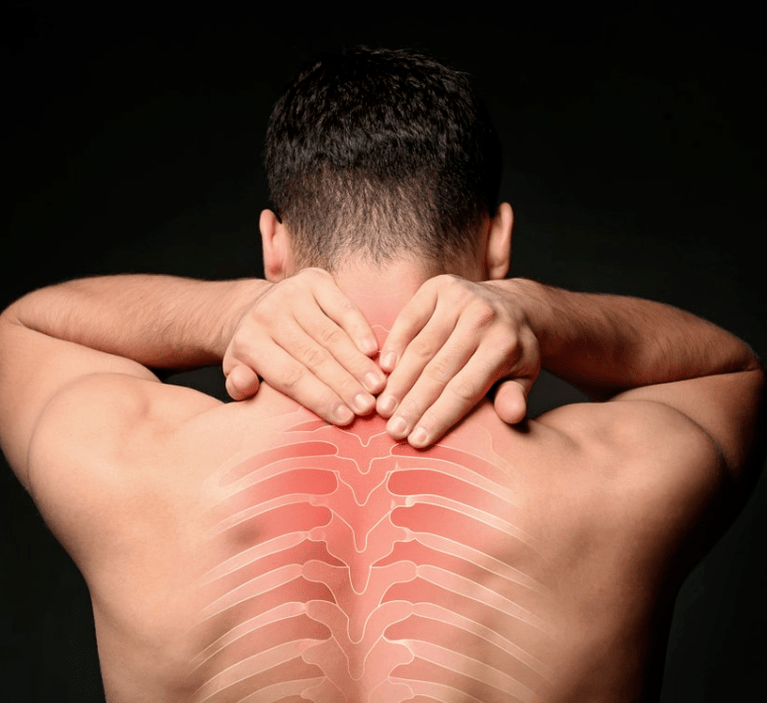 Чоловіка турбує остеохондроз грудного відділу хребта